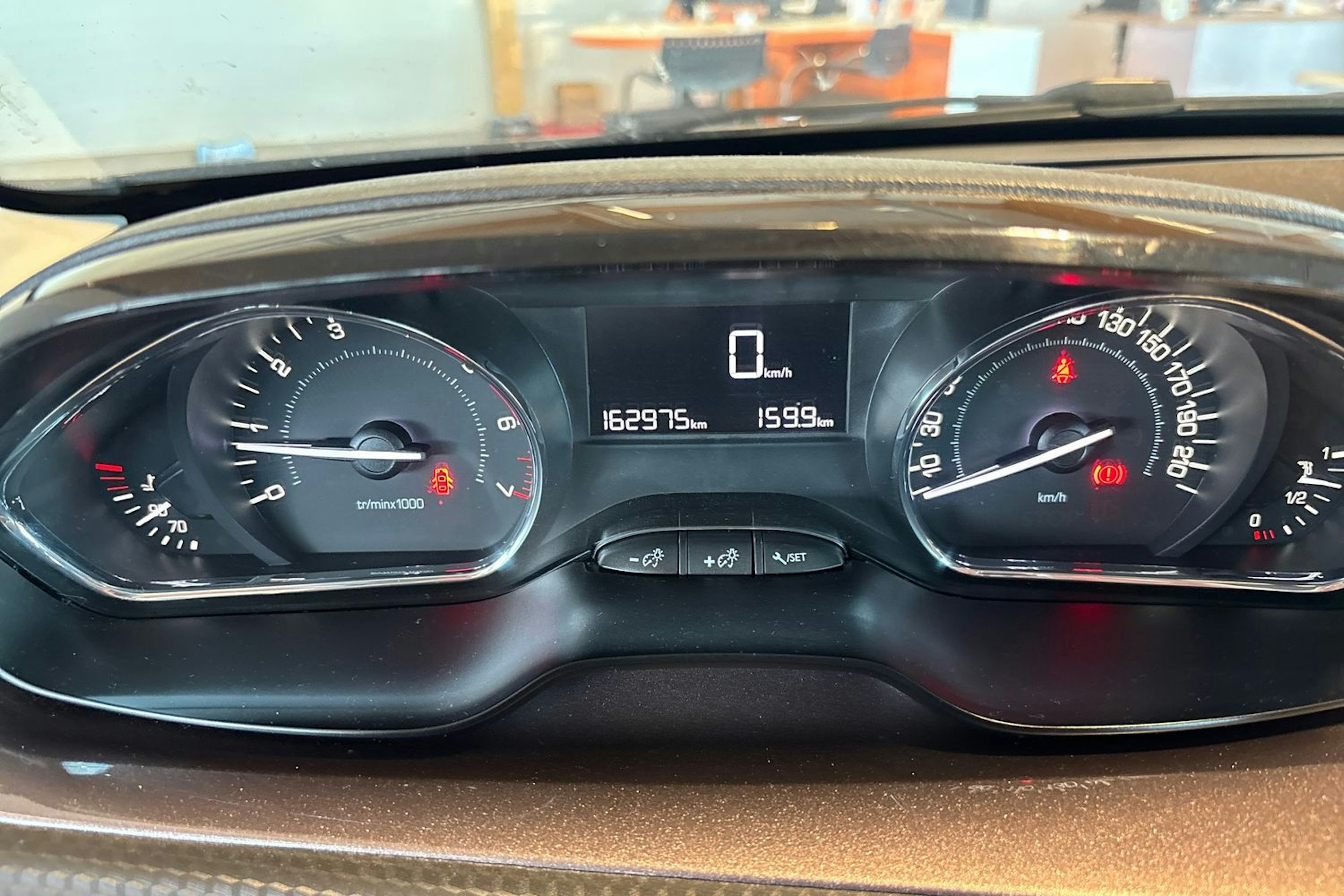 met. harmaa Peugeot 2008 2013 kuva 14.