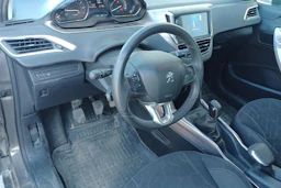 harmaa Peugeot 2008 2013 kuva 3.