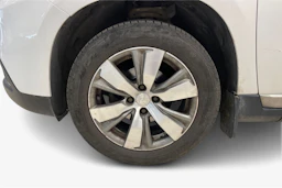 valkoinen Peugeot 2008 2013 kuva 9.
