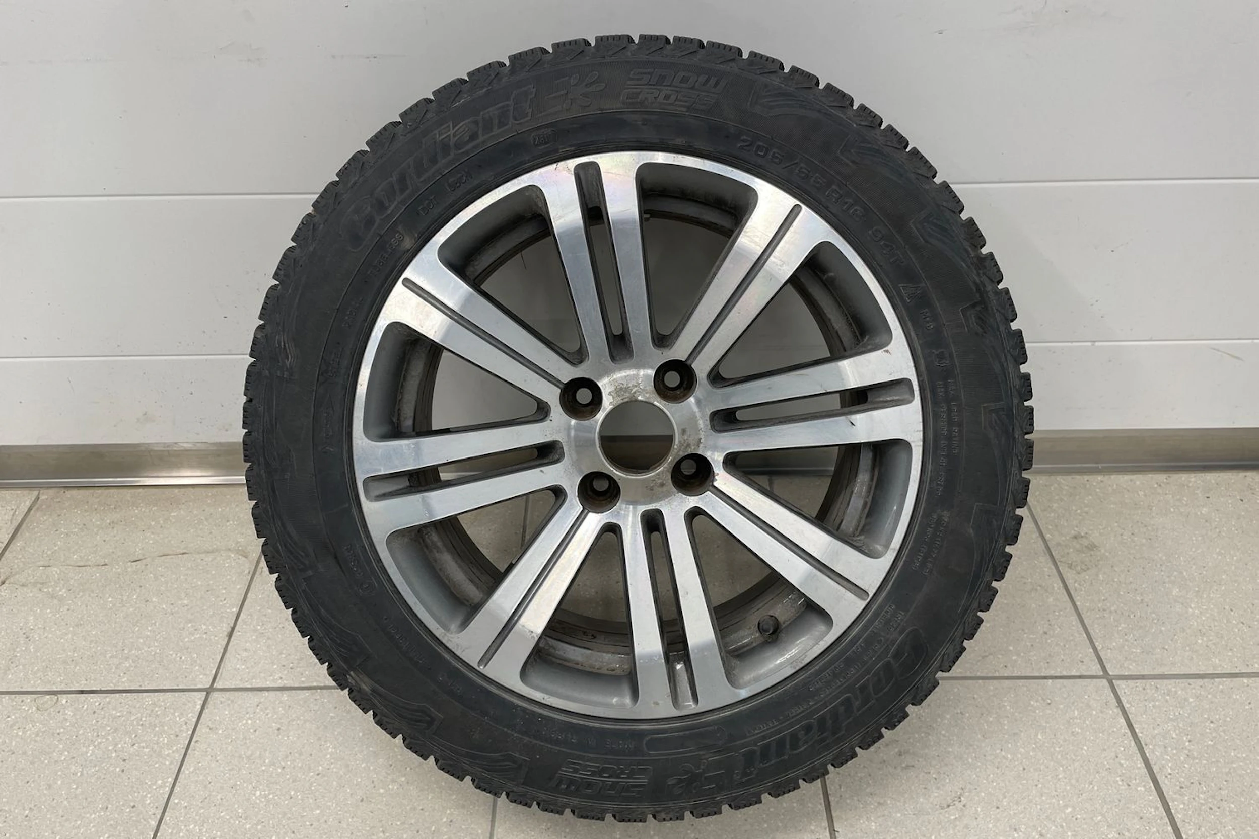 valkoinen Peugeot 2008 2013 kuva 10.