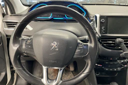 valkoinen Peugeot 2008 2013 kuva 15.