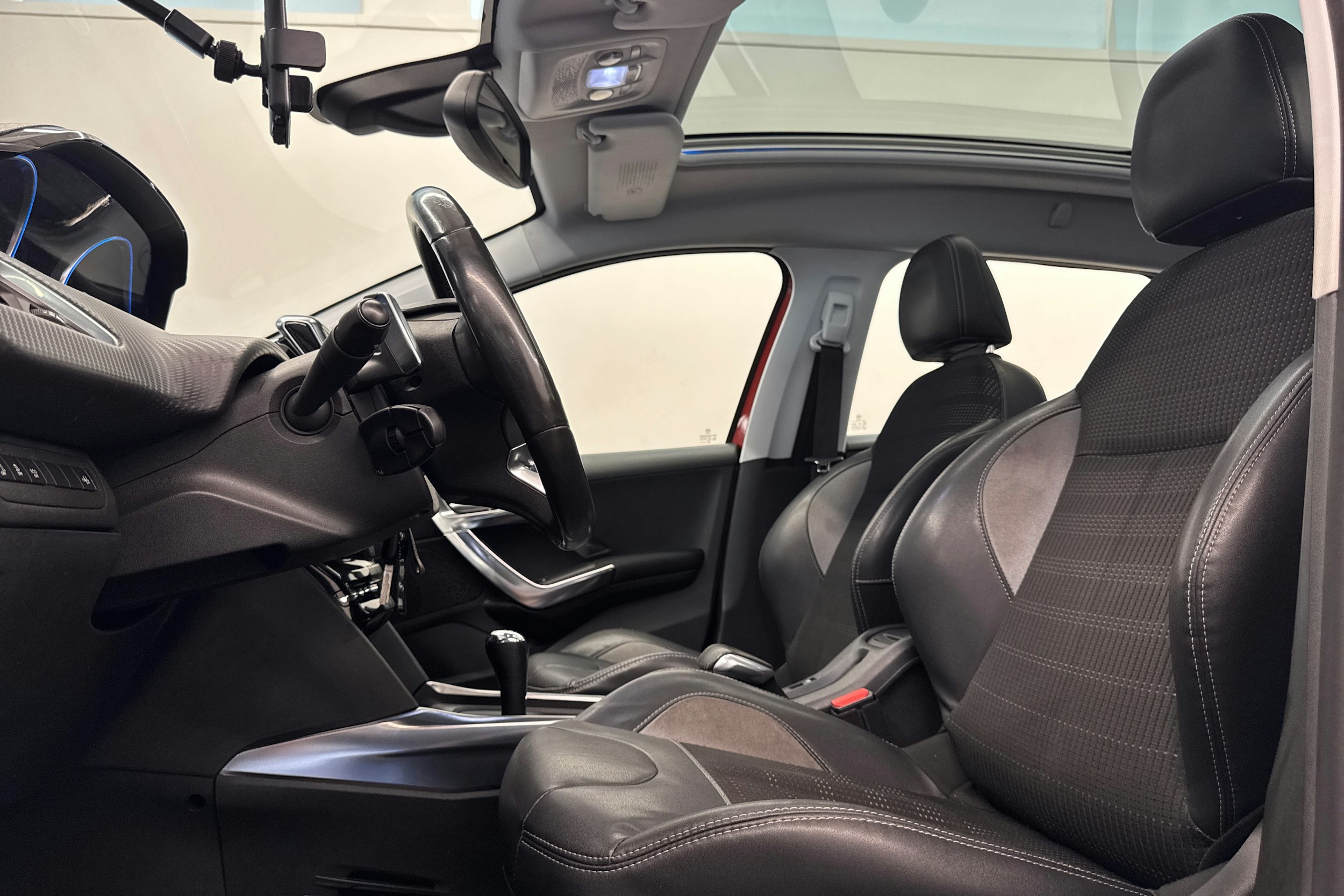 met. punainen Peugeot 2008 2014 kuva 12.