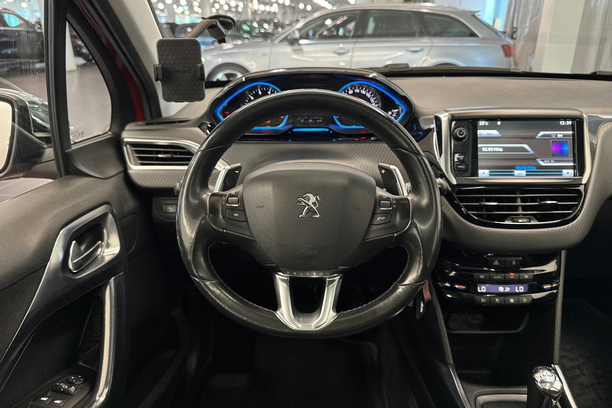 met. punainen Peugeot 2008 2014 kuva 14.