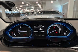 met. punainen Peugeot 2008 2014 kuva 15.