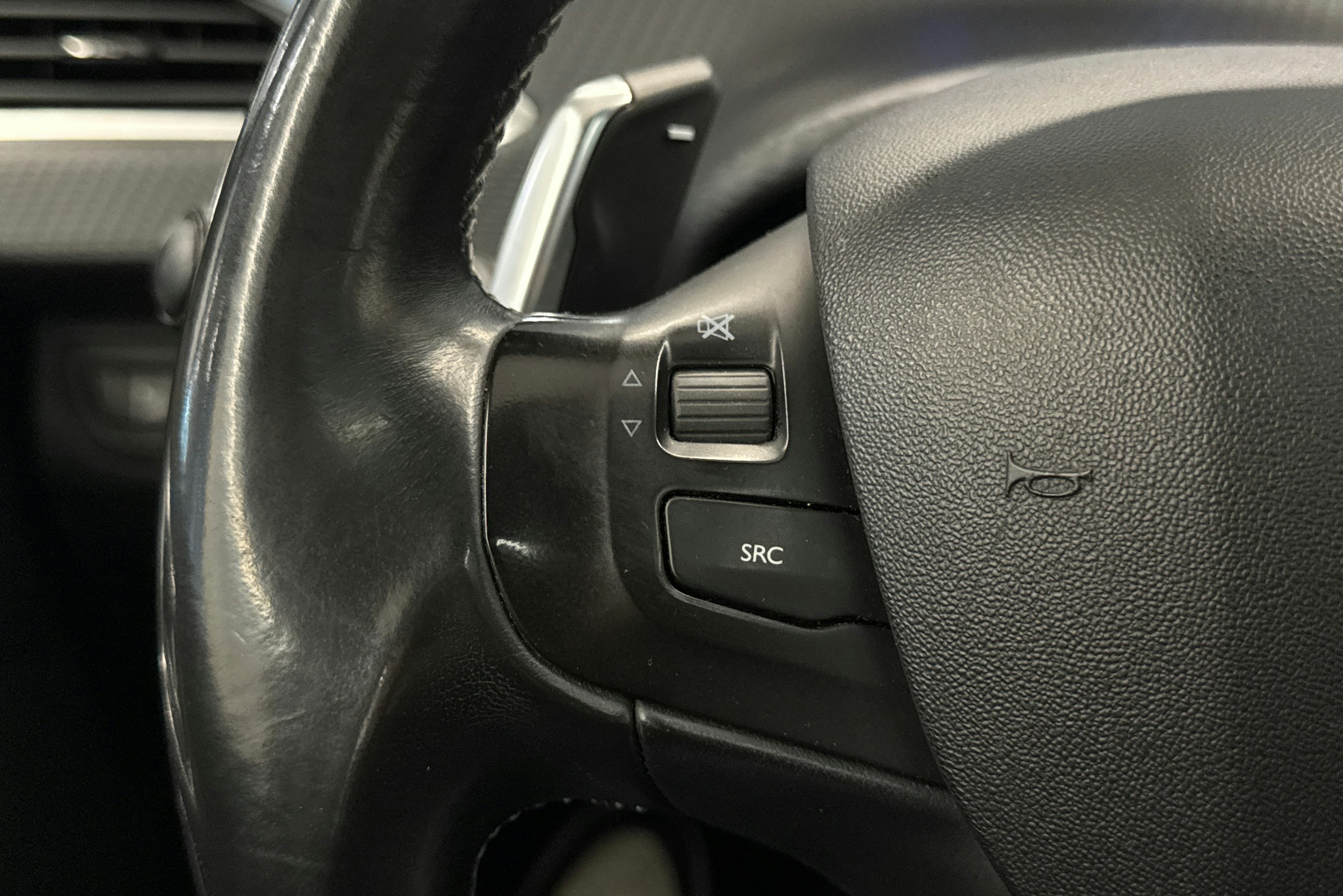 met. punainen Peugeot 2008 2014 kuva 16.