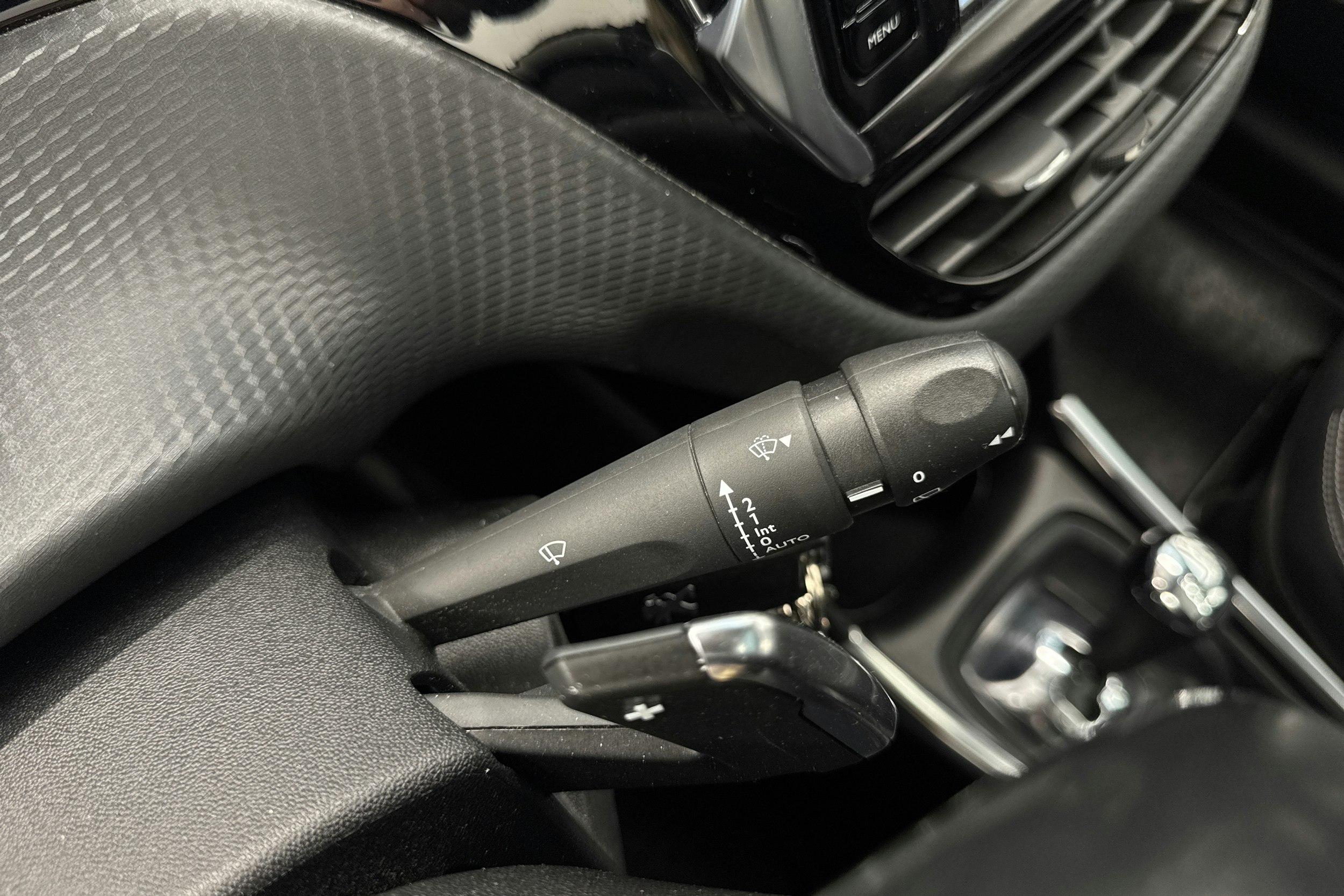 met. punainen Peugeot 2008 2014 kuva 20.