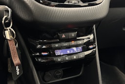 met. punainen Peugeot 2008 2014 kuva 23.