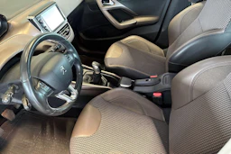 ruskea (beige) Peugeot 2008 2014 kuva 8.