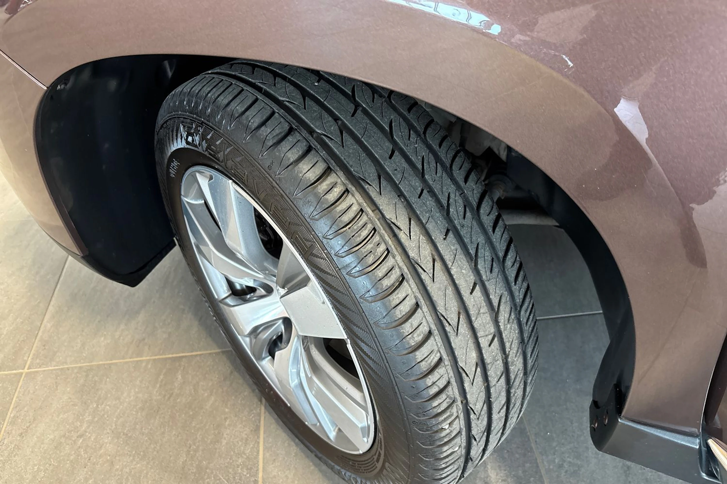 ruskea (beige) Peugeot 2008 2014 kuva 13.