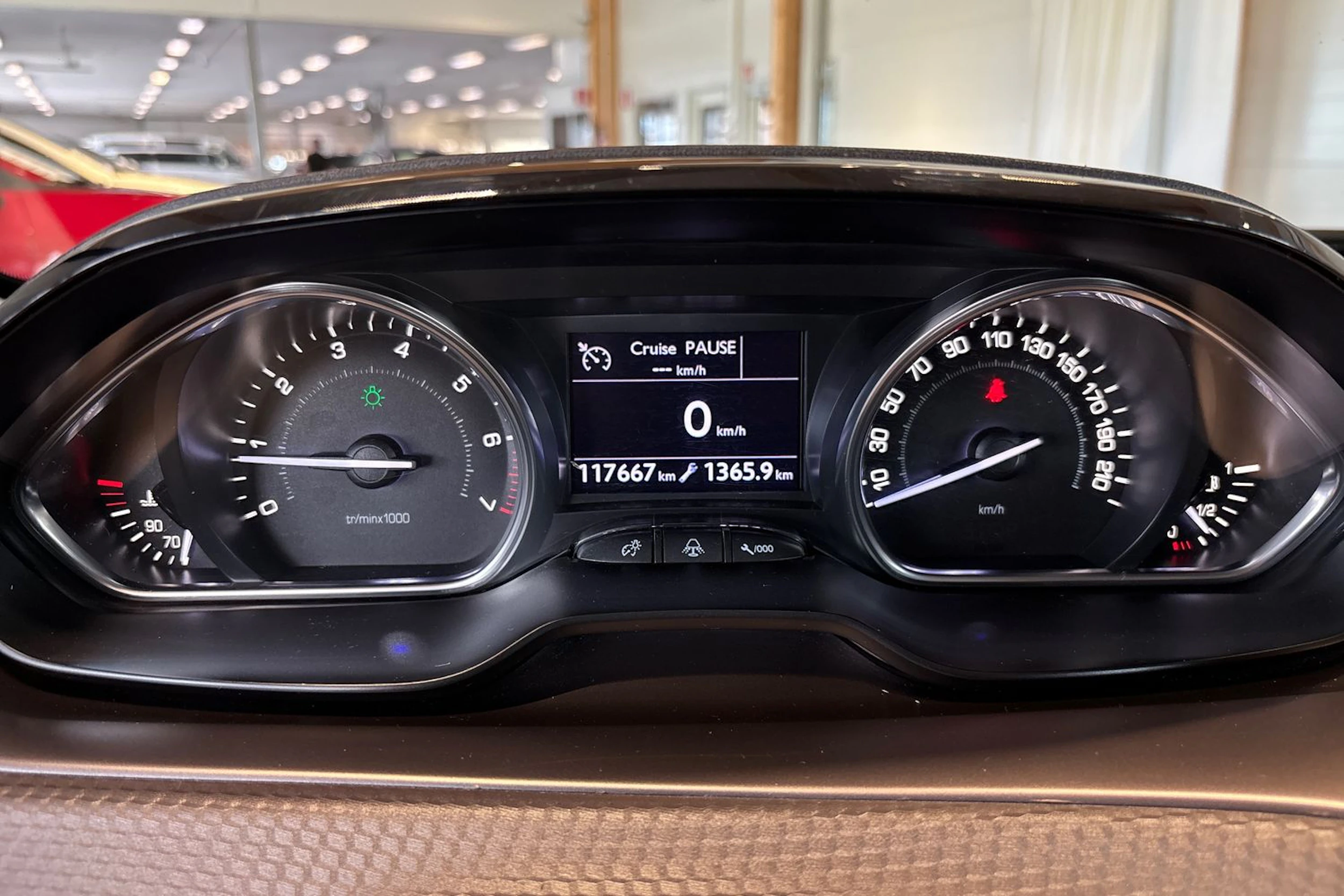 ruskea (beige) Peugeot 2008 2014 kuva 16.