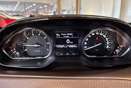 ruskea (beige) Peugeot 2008 2014 kuva 16.