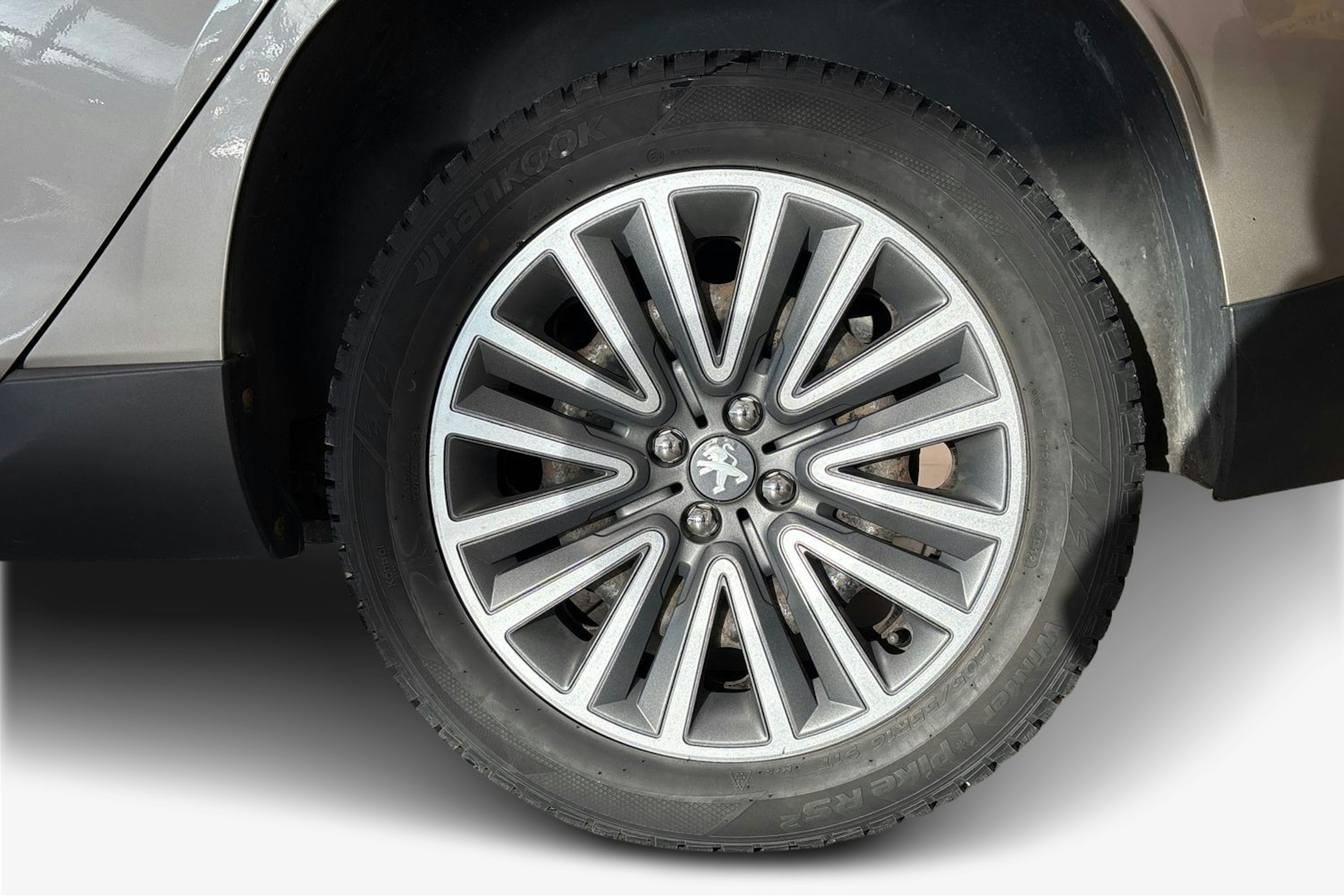 Harmaa Peugeot 2008 2014 kuva 9.