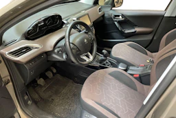 harmaa Peugeot 2008 2015 kuva 3.