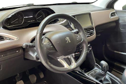 harmaa Peugeot 2008 2015 kuva 7.