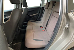 harmaa Peugeot 2008 2015 kuva 8.