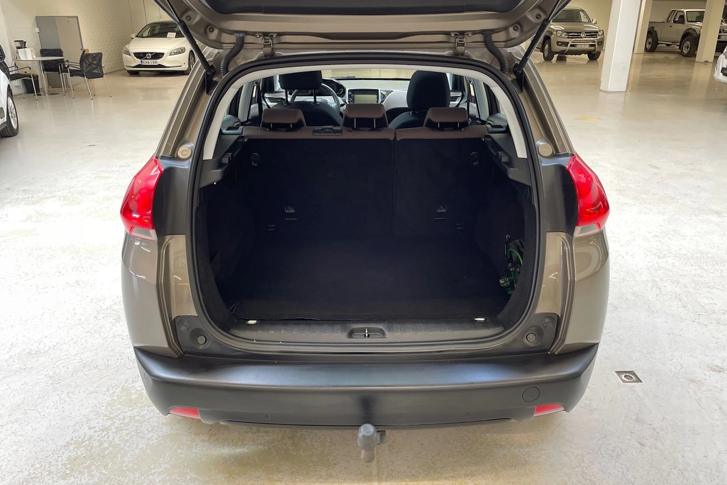 harmaa Peugeot 2008 2015 kuva 11.