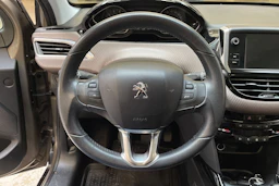 harmaa Peugeot 2008 2015 kuva 13.