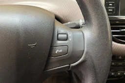 harmaa Peugeot 2008 2015 kuva 15.