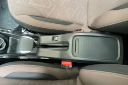 harmaa Peugeot 2008 2015 kuva 25.