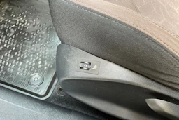 harmaa Peugeot 2008 2015 kuva 29.