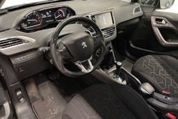 harmaa Peugeot 2008 2016 kuva 7.