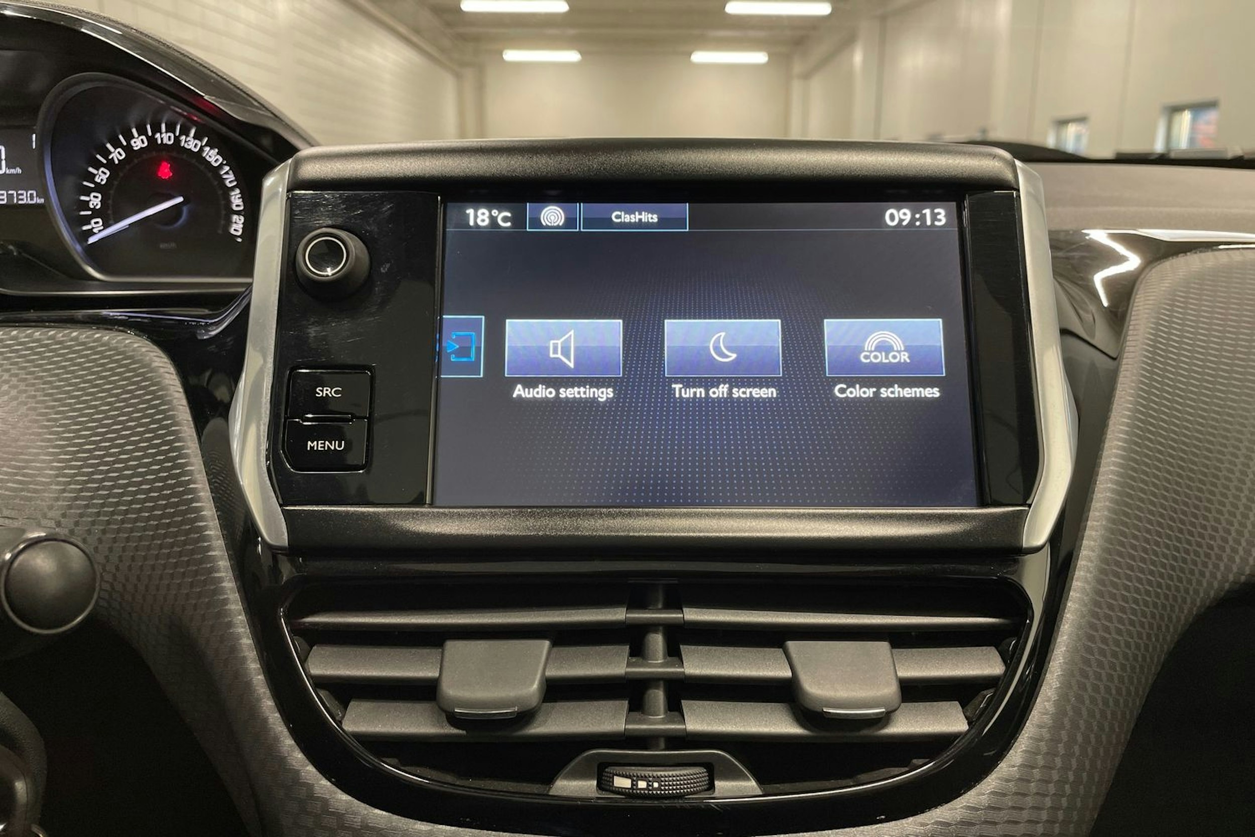 harmaa Peugeot 2008 2016 kuva 18.