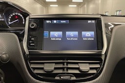 harmaa Peugeot 2008 2016 kuva 18.