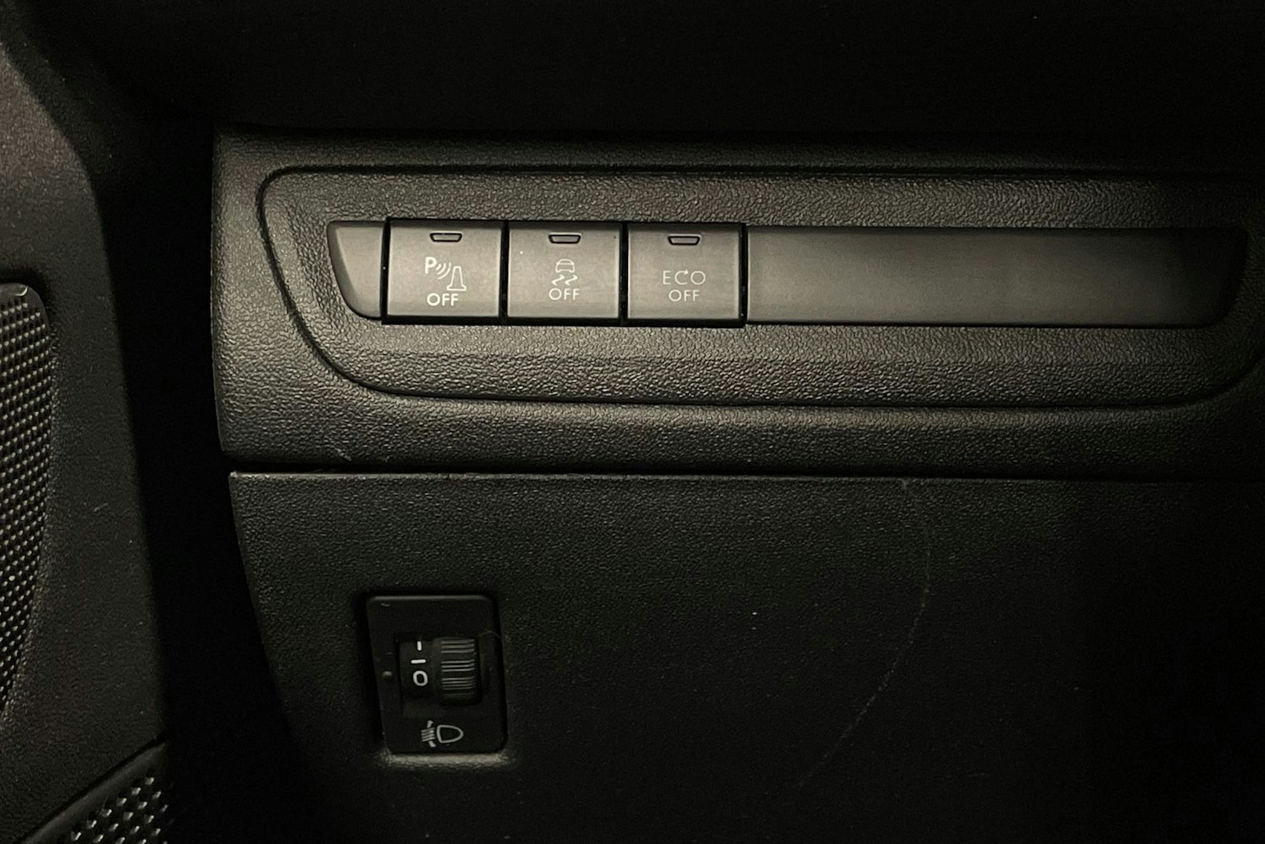 harmaa Peugeot 2008 2016 kuva 20.