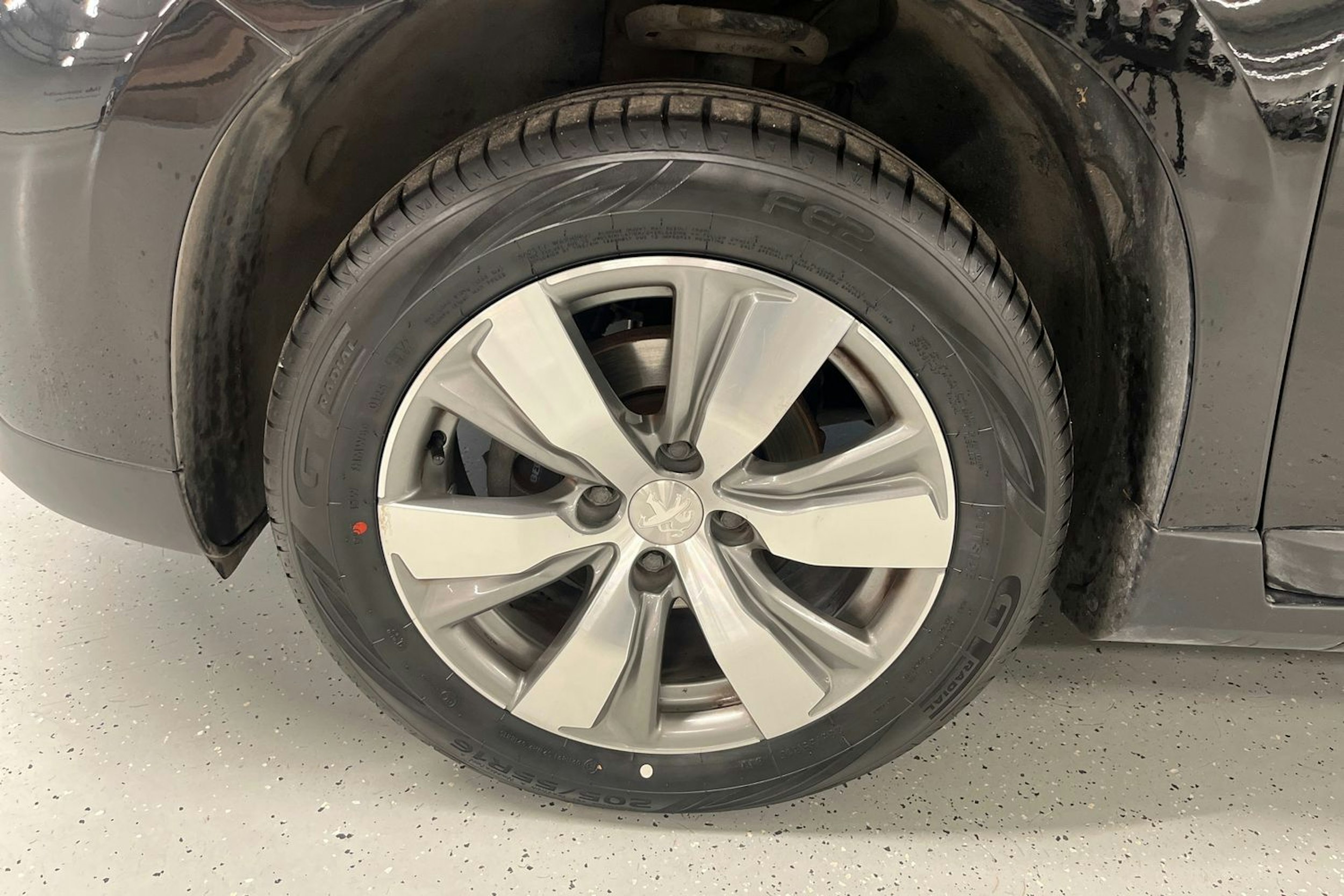 Musta Peugeot 2008 2016 kuva 9.