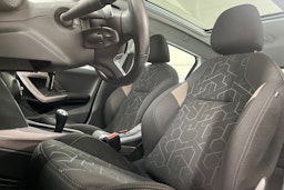 Musta Peugeot 2008 2016 kuva 12.