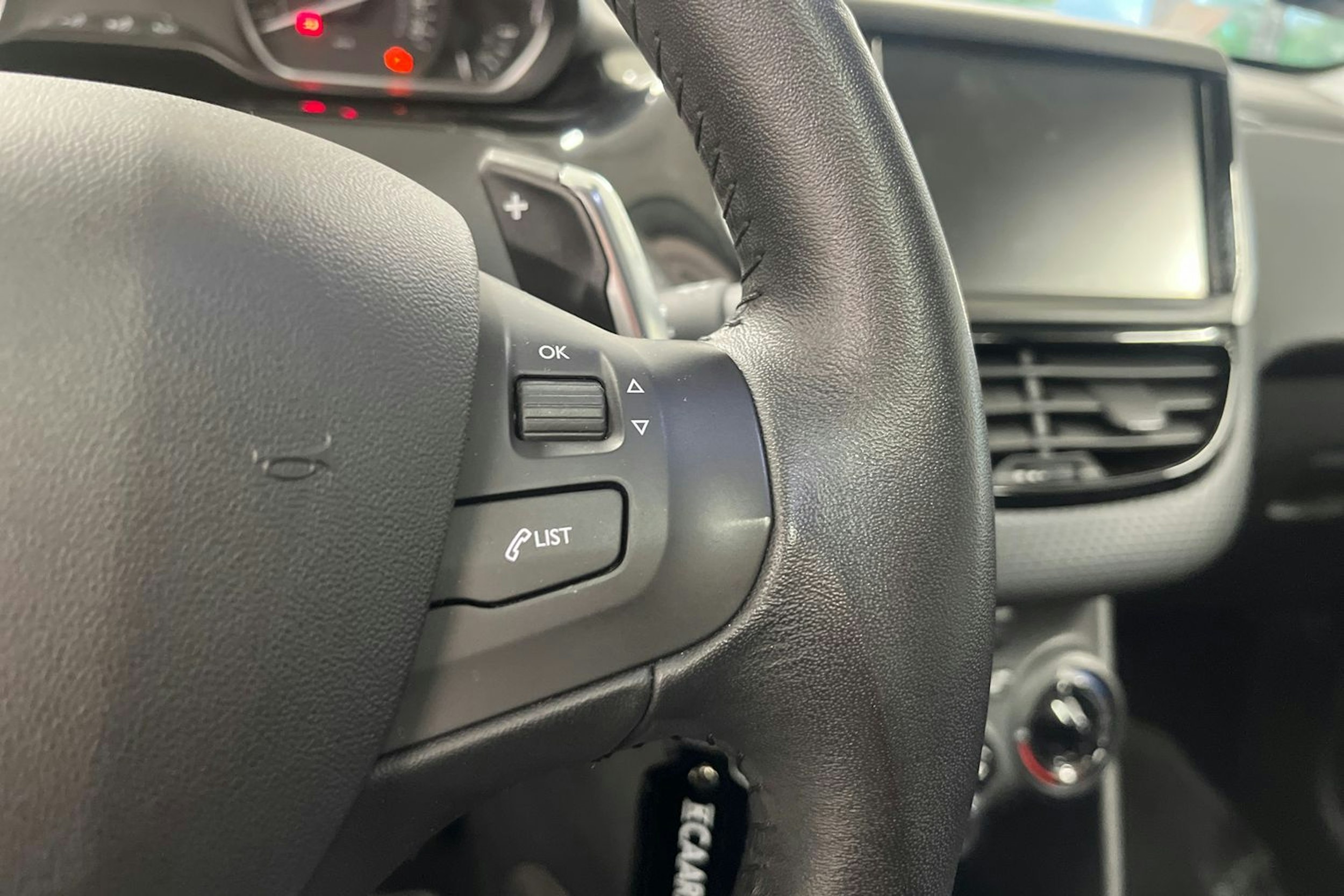Musta Peugeot 2008 2016 kuva 14.