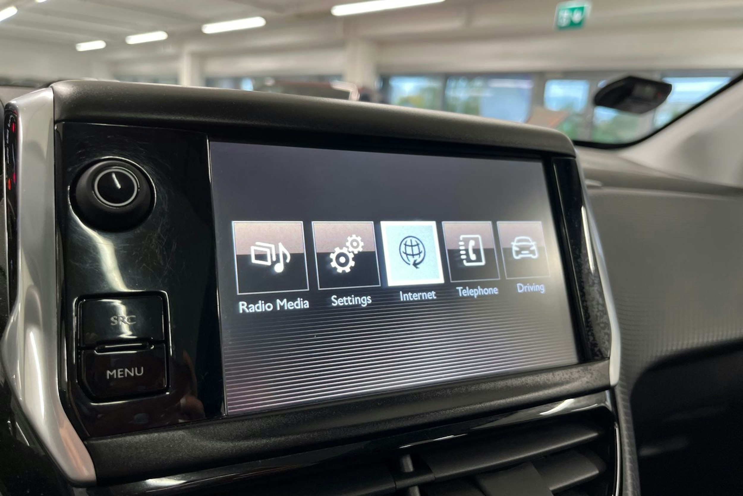 Musta Peugeot 2008 2016 kuva 19.