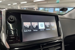Musta Peugeot 2008 2016 kuva 19.