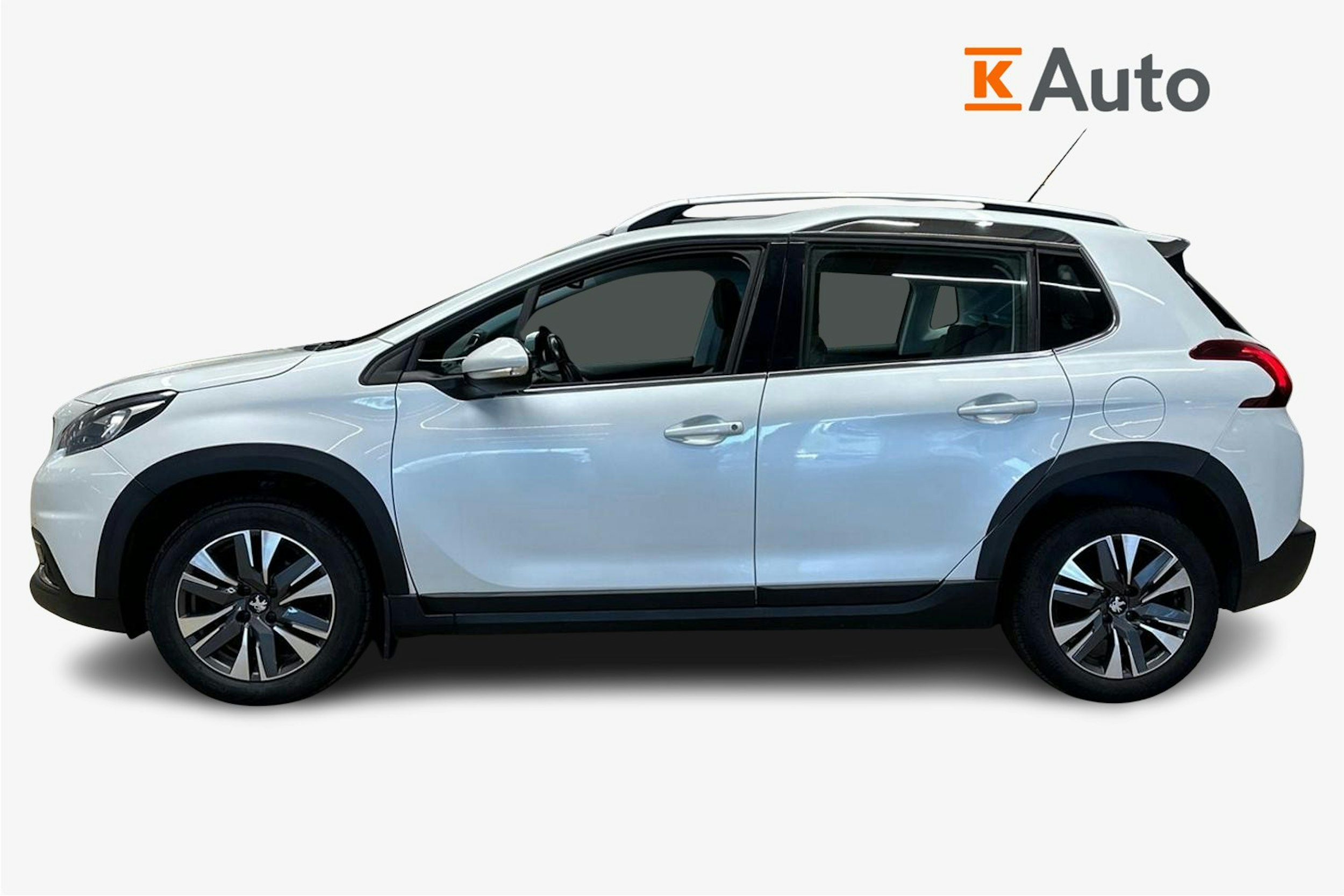 Valkoinen Peugeot 2008 2017 kuva 5.