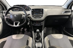 Valkoinen Peugeot 2008 2017 kuva 7.