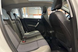 Valkoinen Peugeot 2008 2017 kuva 11.