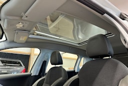 Valkoinen Peugeot 2008 2017 kuva 15.