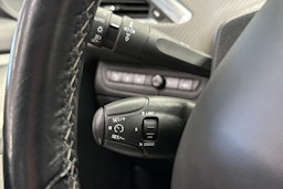 Valkoinen Peugeot 2008 2017 kuva 19.
