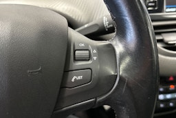 Valkoinen Peugeot 2008 2017 kuva 21.
