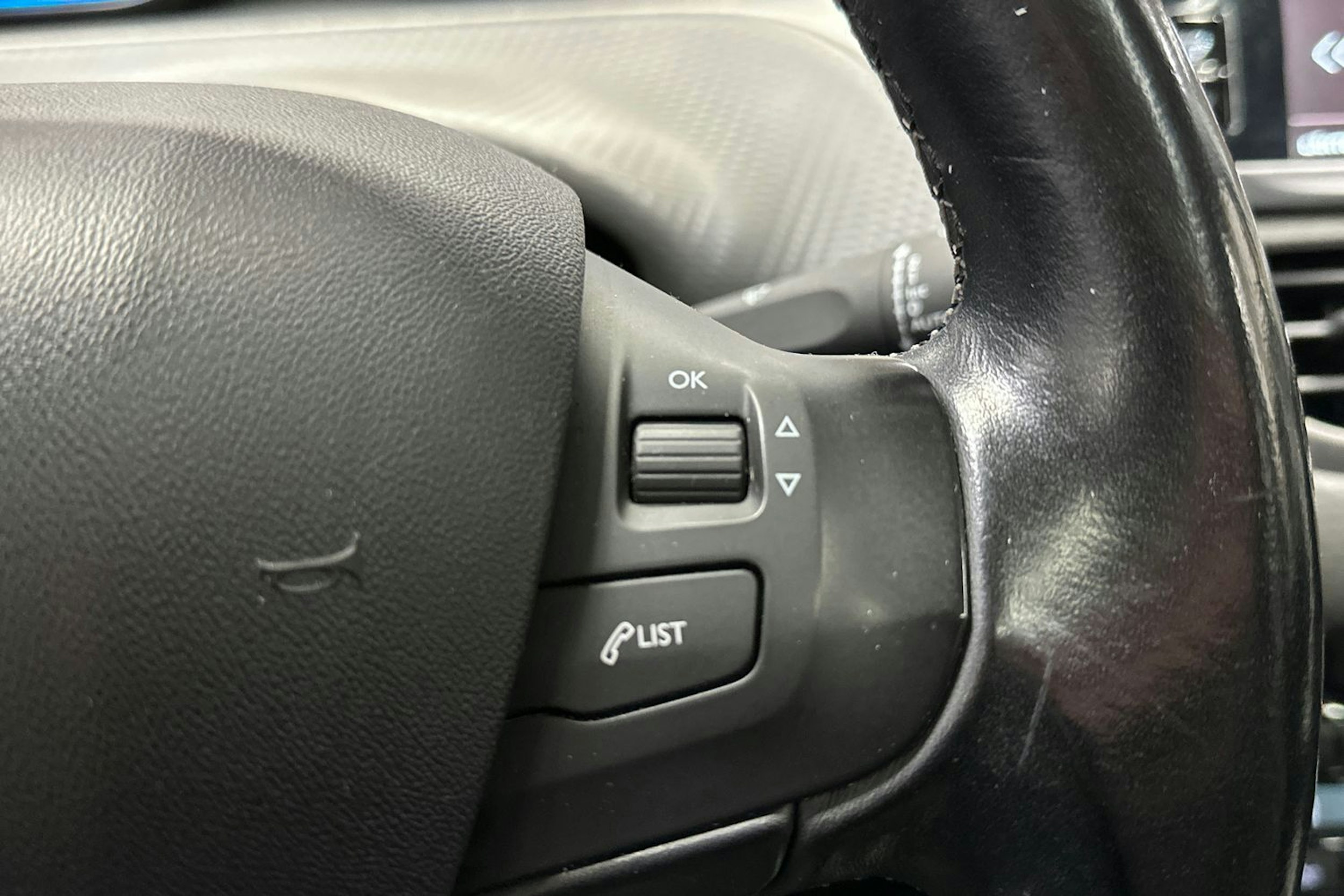 met. valkoinen Peugeot 2008 2017 kuva 28.