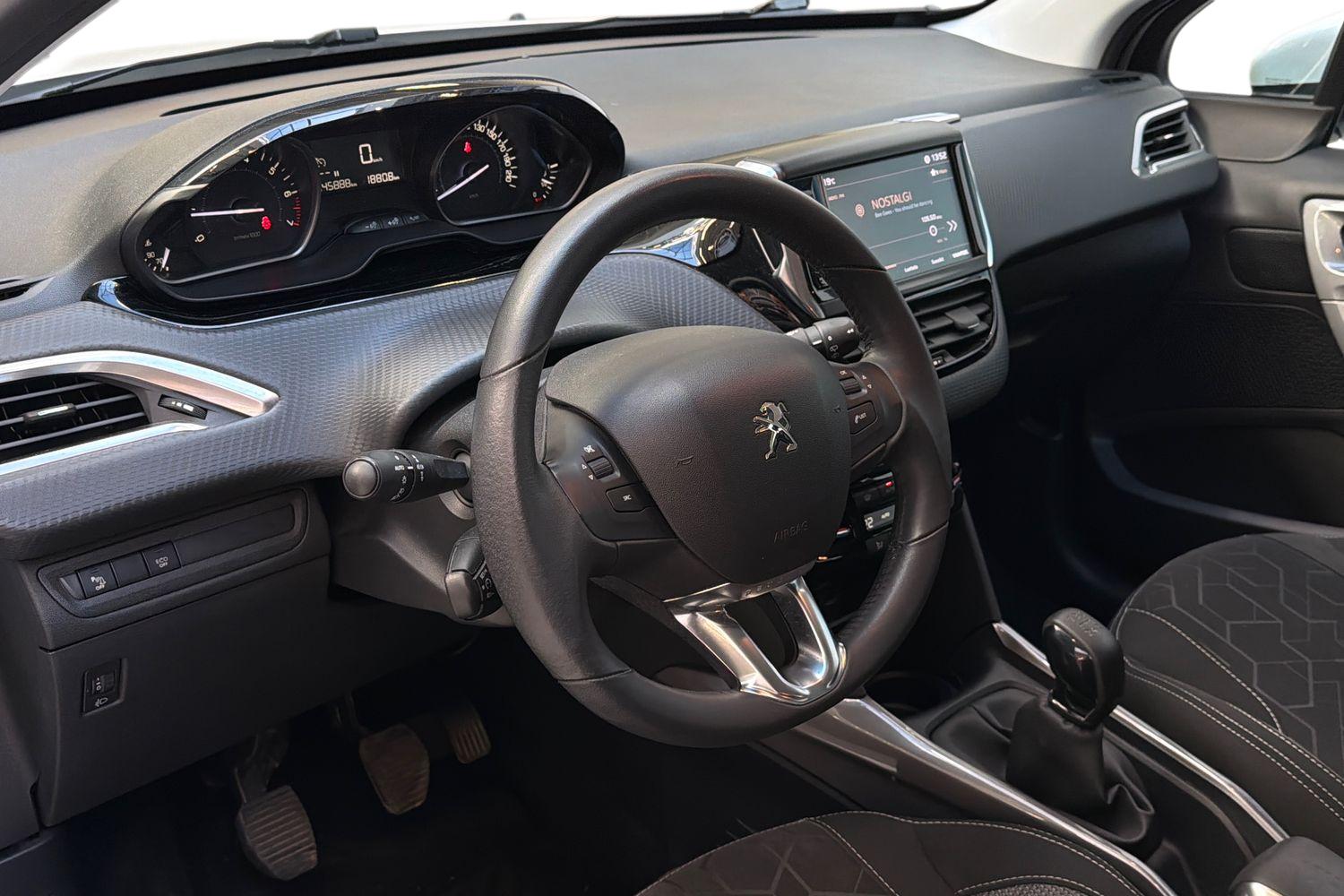 Peugeot 2008 Motion PureTech 82 2018, kuva 6/23