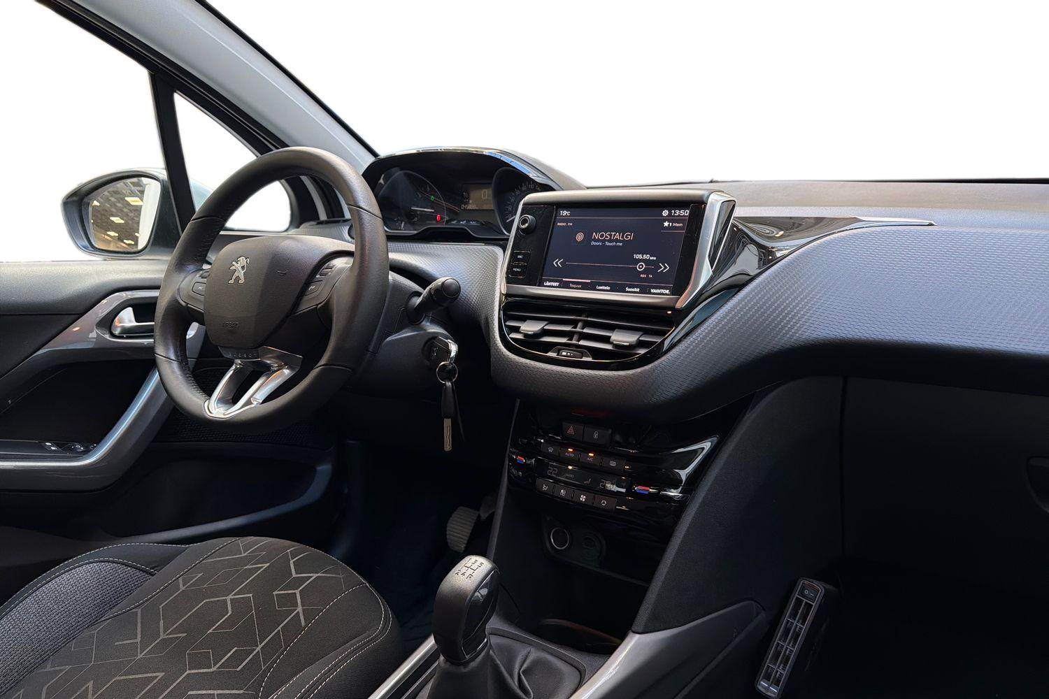 Peugeot 2008 Motion PureTech 82 2018, kuva 7/23