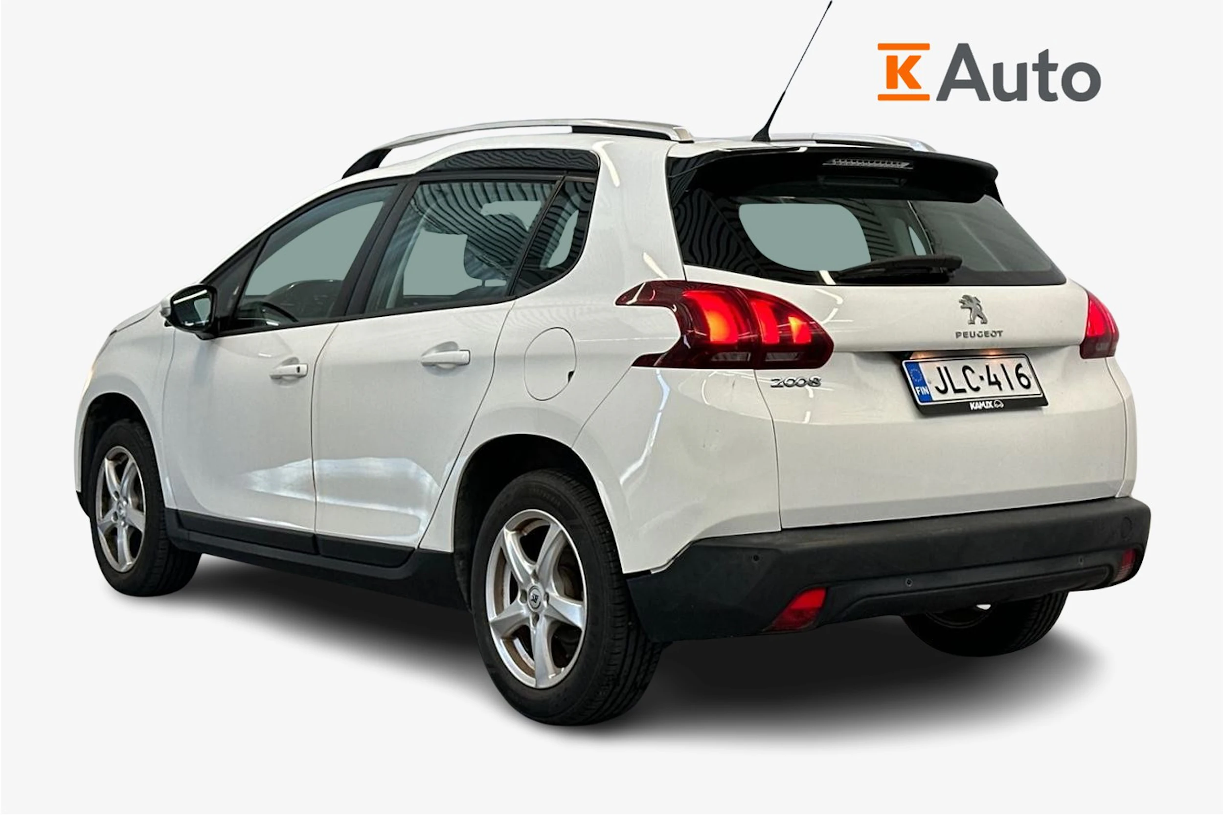 Valkoinen Peugeot 2008 2019 kuva 2.