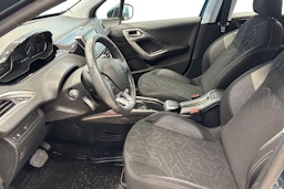 vihreä Peugeot 2008 2019 kuva 6.