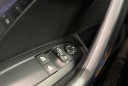 vihreä Peugeot 2008 2019 kuva 16.