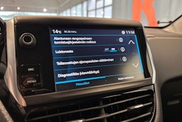 vihreä Peugeot 2008 2019 kuva 25.