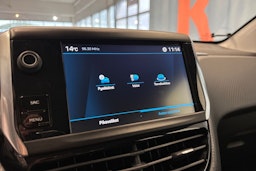 vihreä Peugeot 2008 2019 kuva 26.