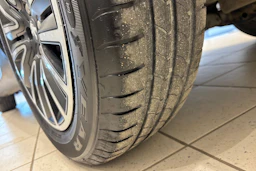 harmaa Peugeot 2008 2019 kuva 10.