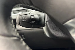 harmaa Peugeot 2008 2019 kuva 16.