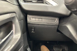 harmaa Peugeot 2008 2019 kuva 17.